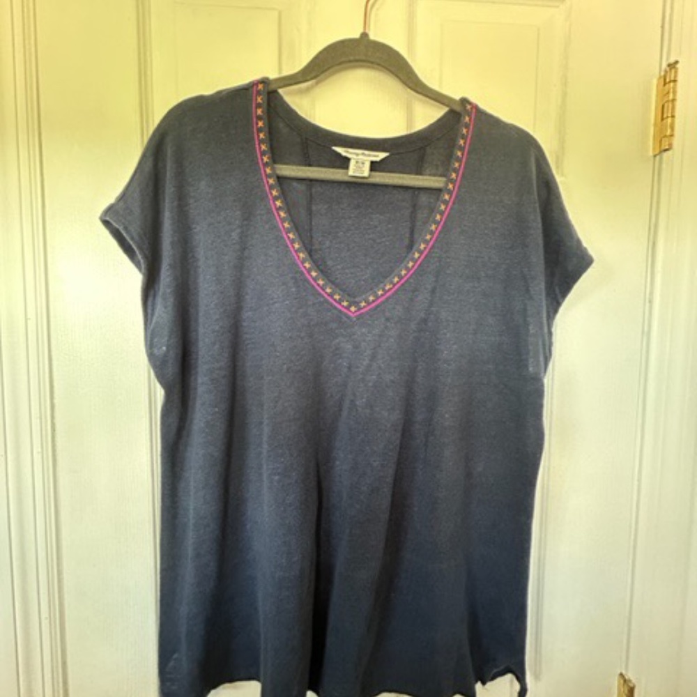 Tommy Bahama Womens V-Neck Sweater with Embroidered Flowered Back